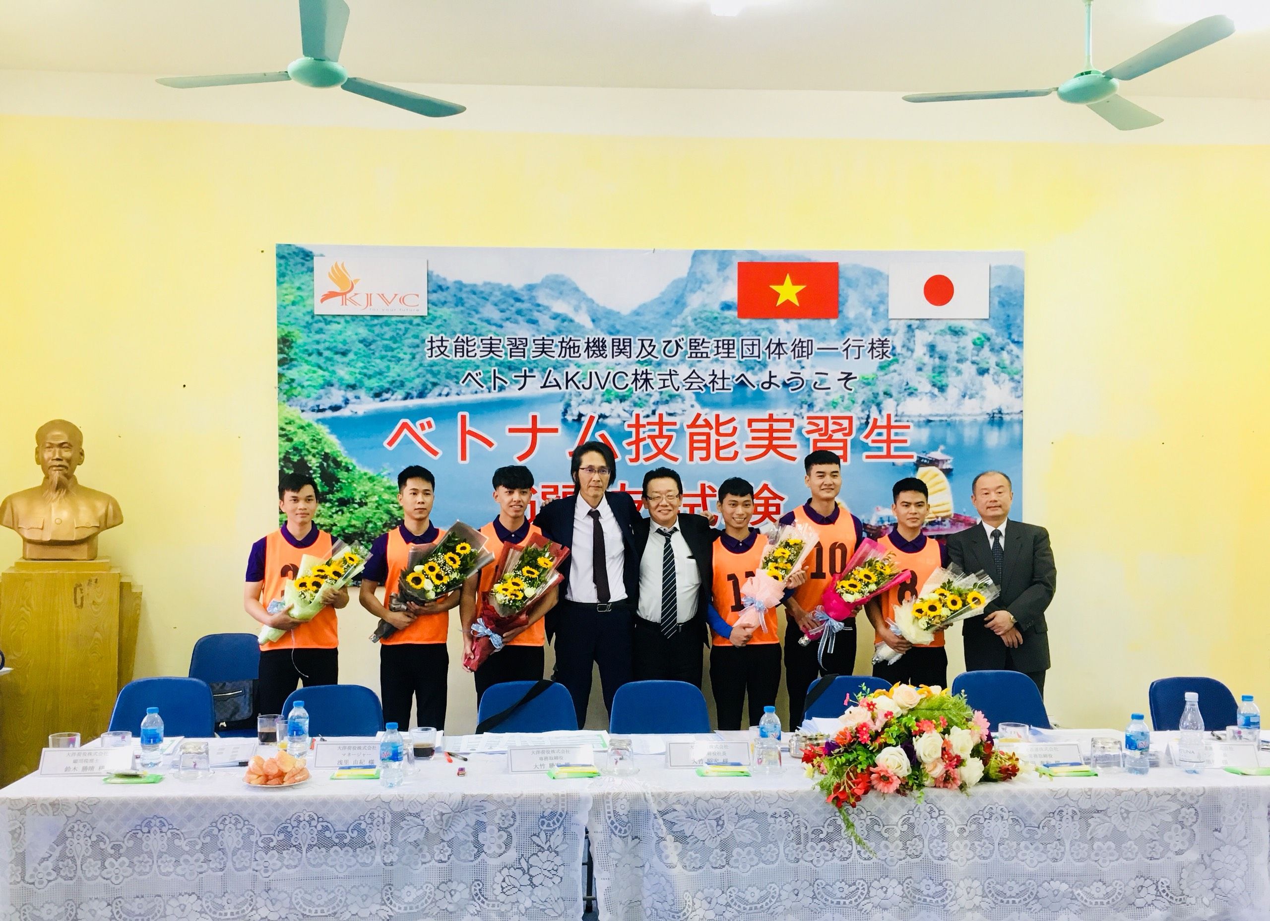 Nhân viên làm hồ sơ thực tập sinh, du học Nhật Bản
